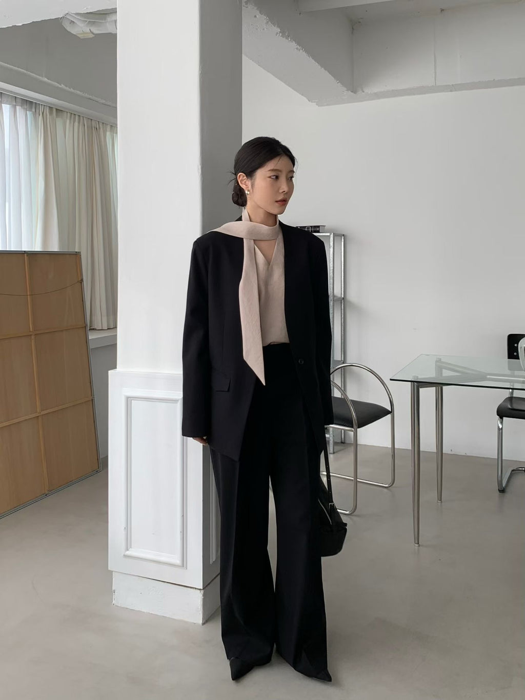 柔語之間 領巾上衣 Quiet Poise Scarf Blouse