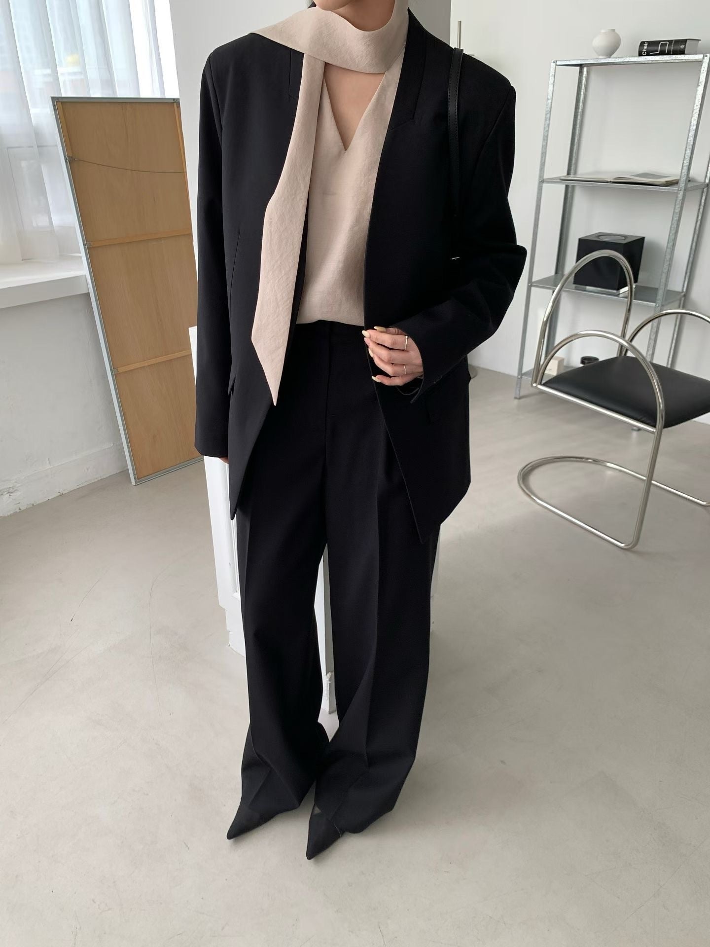 柔語之間 領巾上衣 Quiet Poise Scarf Blouse