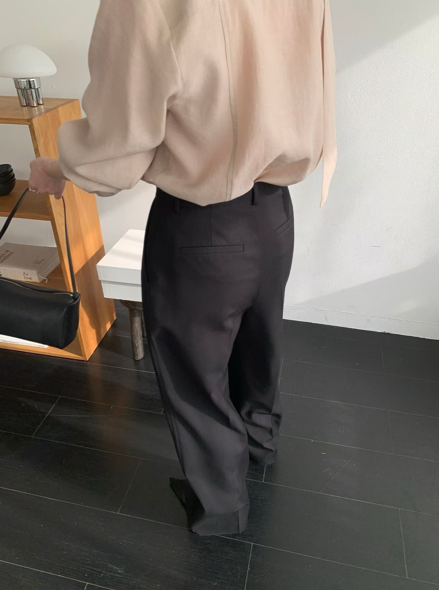 柔語之間 領巾上衣 Quiet Poise Scarf Blouse