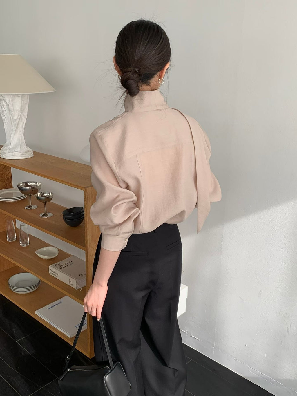柔語之間 領巾上衣 Quiet Poise Scarf Blouse