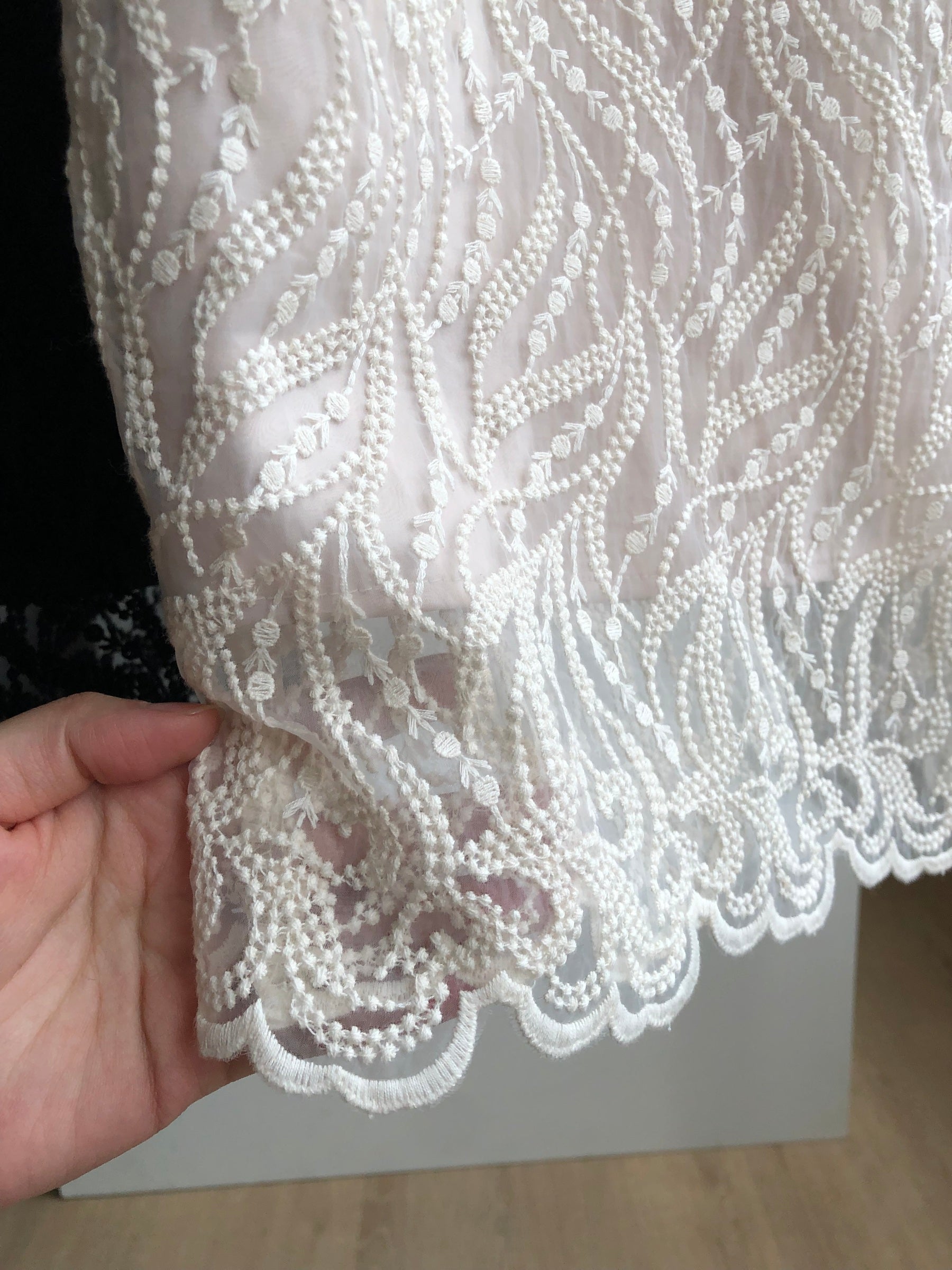 精緻面料 細緻香檳蕾絲裙 SK2305 杏色/黑色