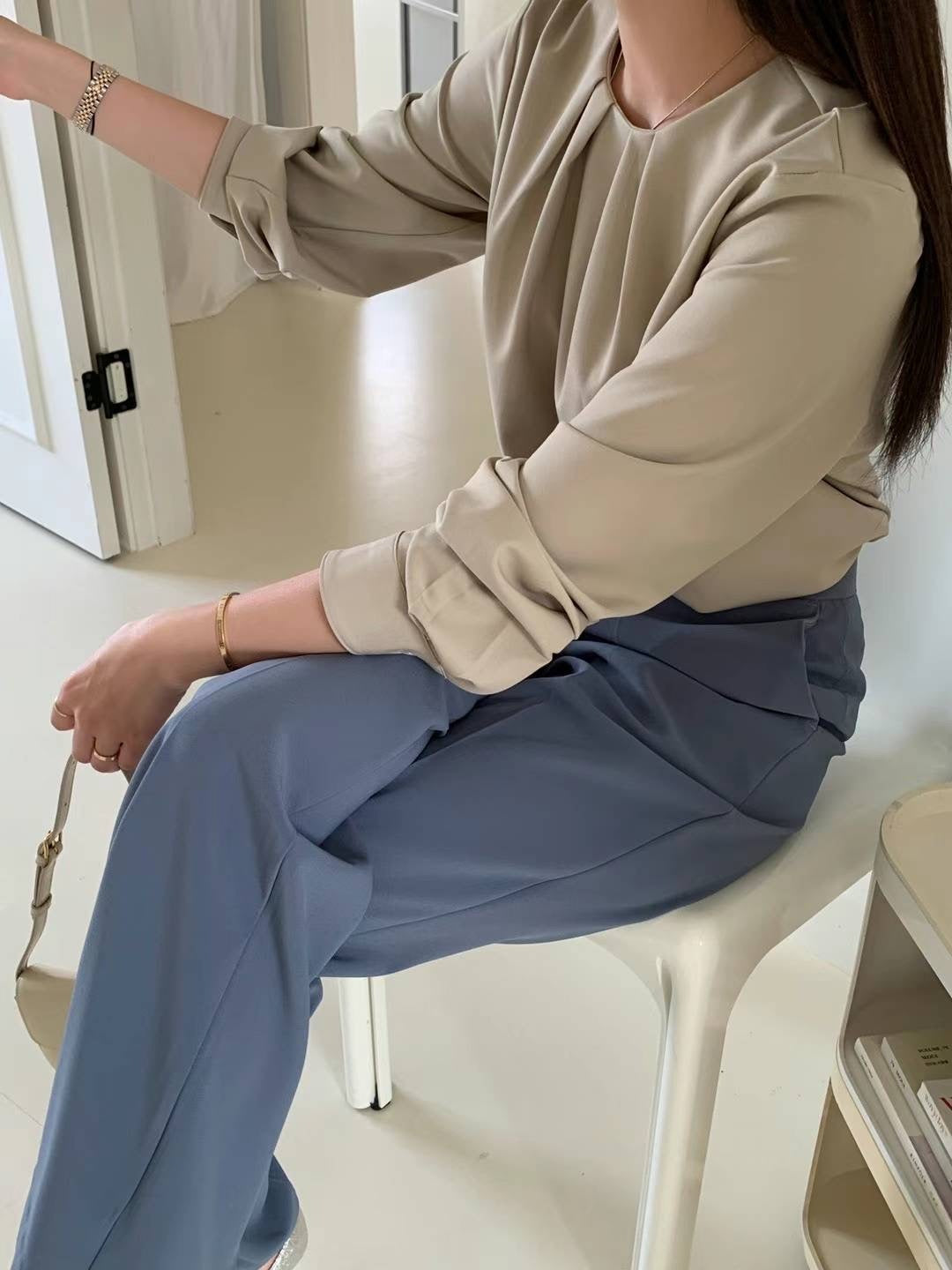 圓領純色摺皺長袖上衣 T2327 卡其杏