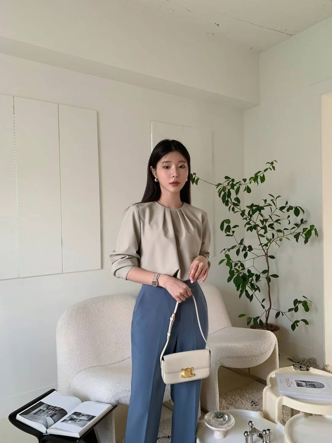 圓領純色摺皺長袖上衣 T2327 卡其杏