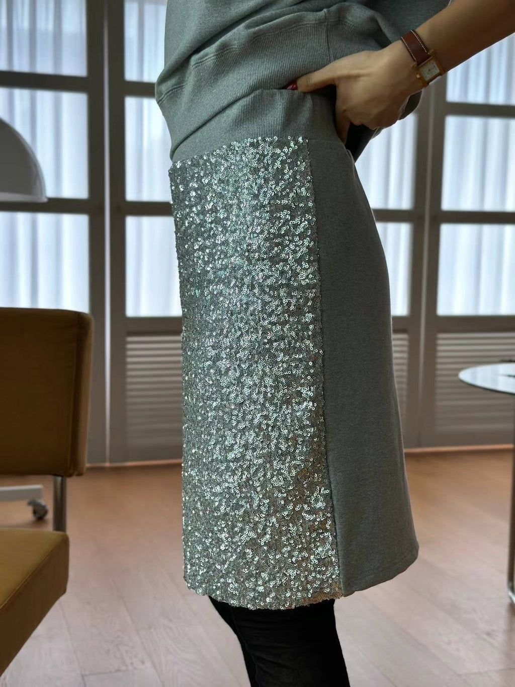 閃閃亮片微彈棉質及膝裙 SK3509 曜石黑