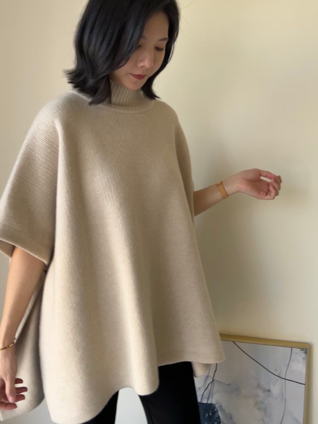 知性套頭側開釦羊毛斗篷 60%Wool Cashmere5% JK2332 杏色