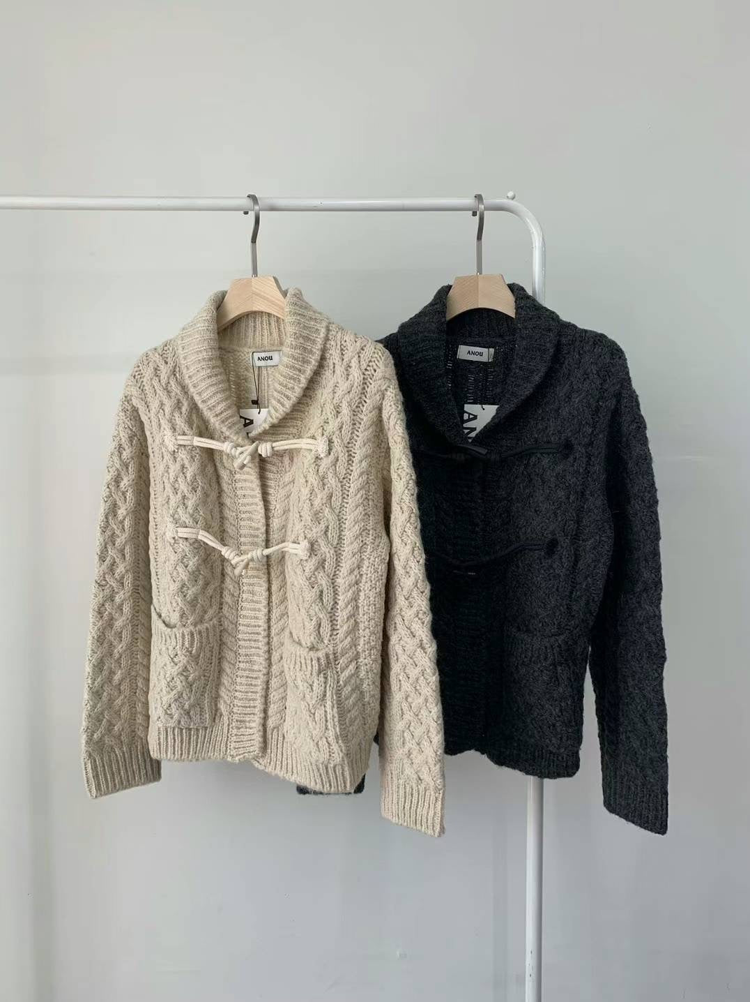 漂亮織紋牛角釦羊毛外套 Wool21% Alpaca5% JK2329