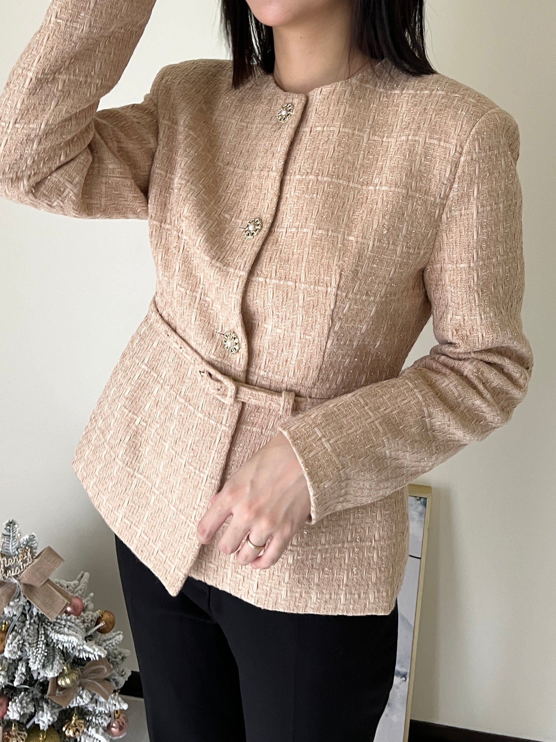 細緻織紋花呢繫腰外套Carla Tweed Jacket 杏色/珊瑚沙色 JK2338