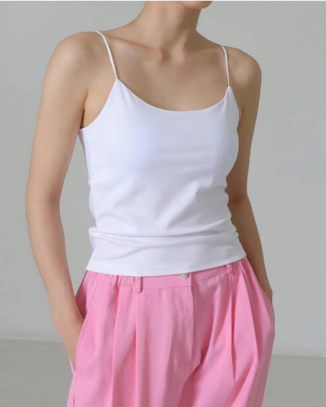 "It's Me"高彈力細肩帶純色 Bra Top  T2407 白