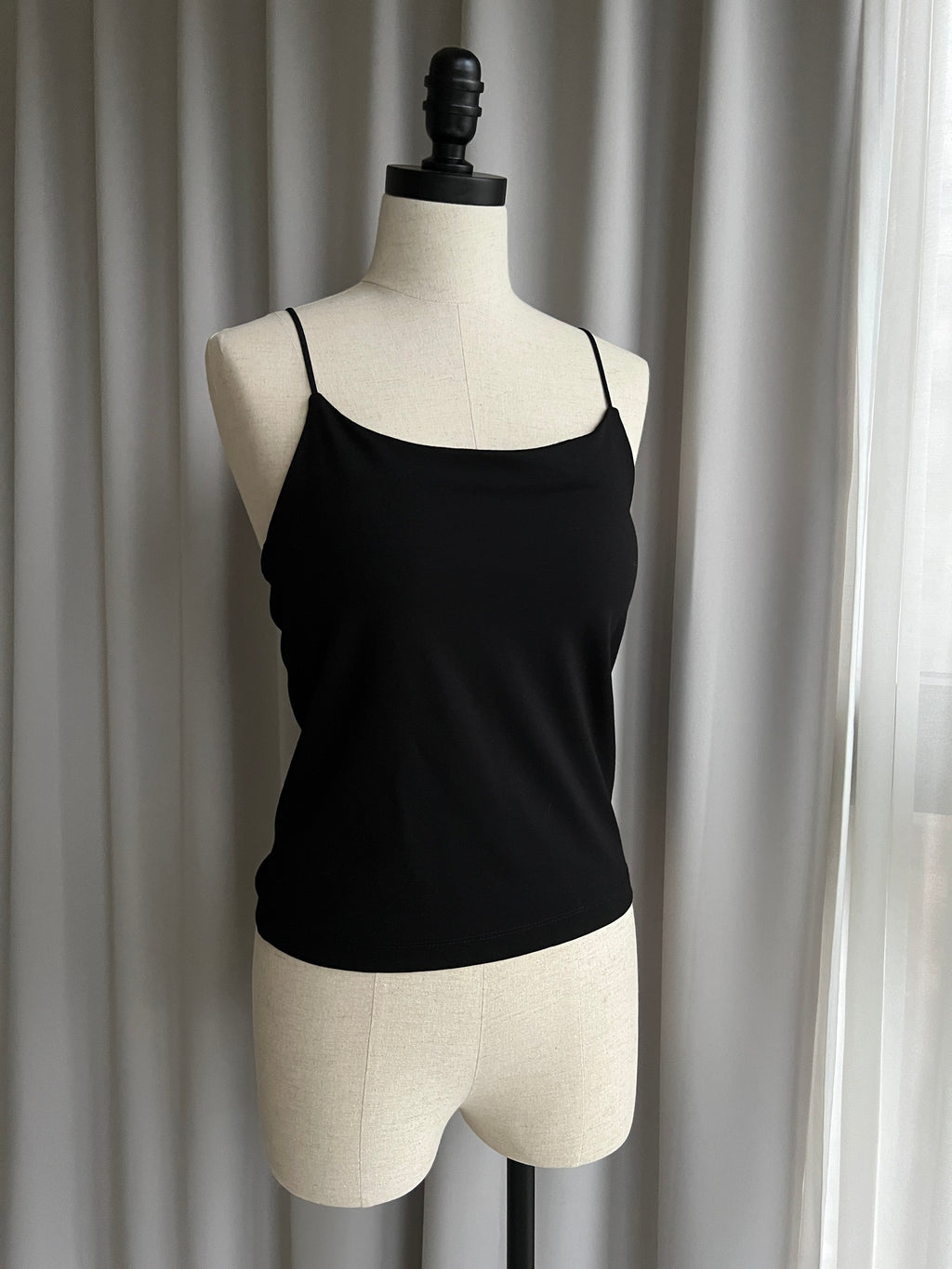 "It's Me"高彈力細肩帶純色 Bra Top  T2407 白