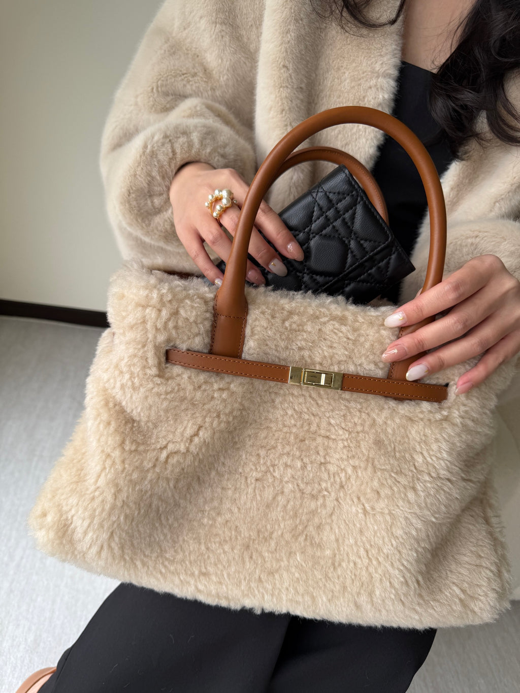 FurFur Wool Bag溫雅絨暖羊毛手提包 A3501