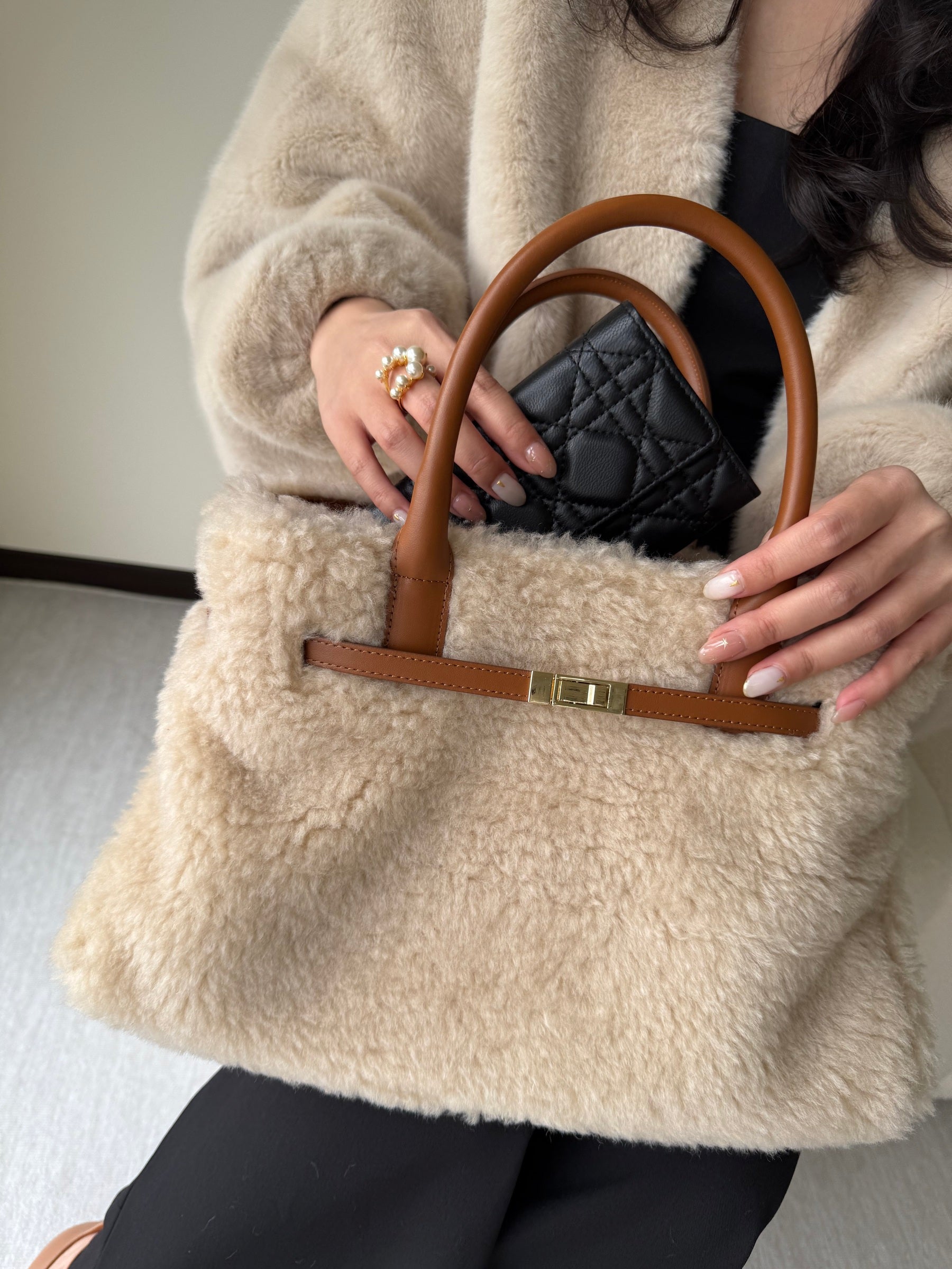FurFur Wool Bag溫雅絨暖羊毛手提包 A3501