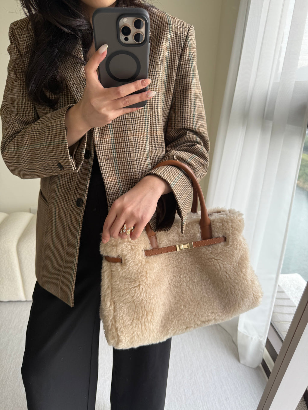 FurFur Wool Bag溫雅絨暖羊毛手提包 A3501