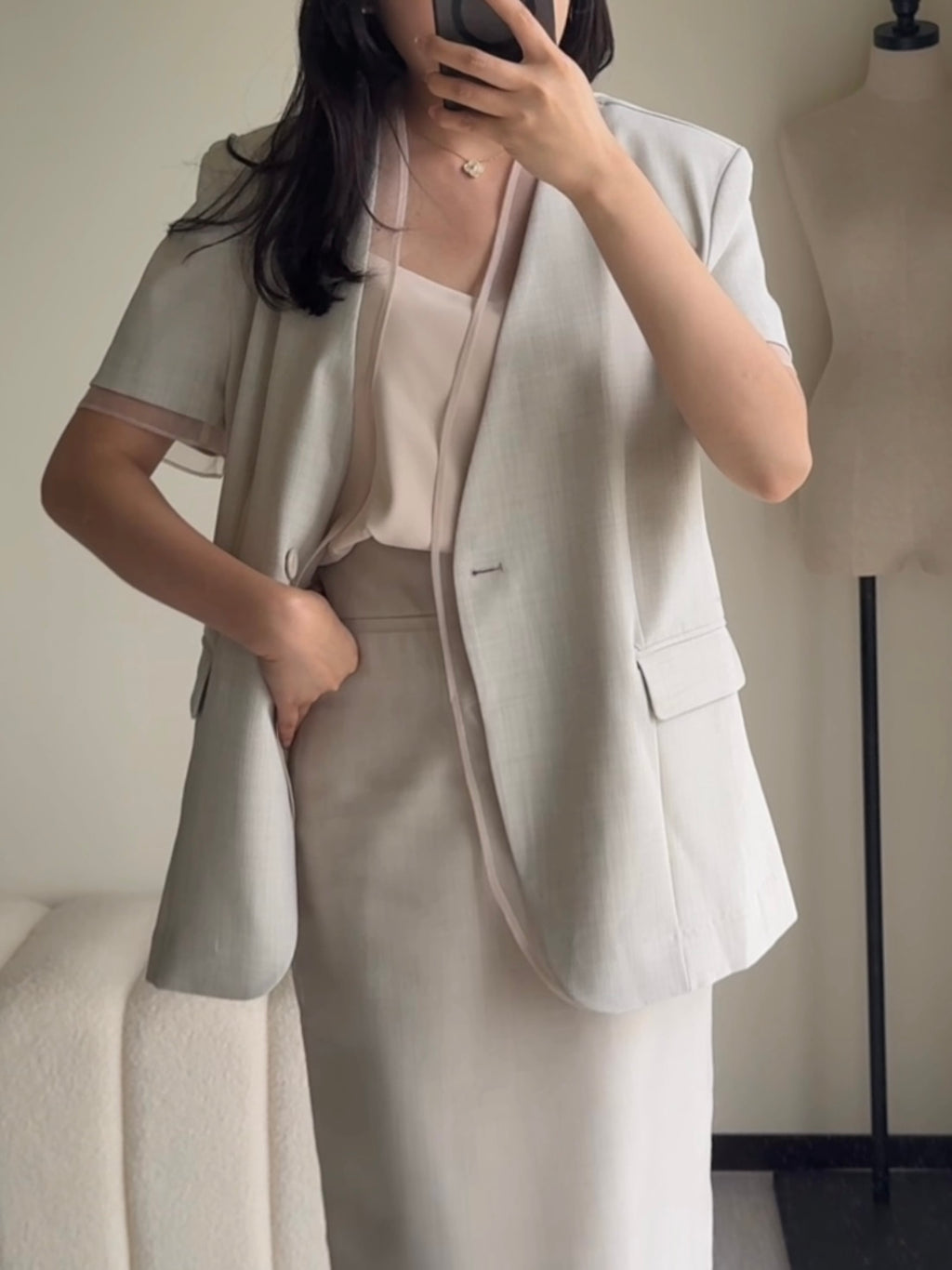 柔光輕紗 短袖西裝外套 沙色/黑色