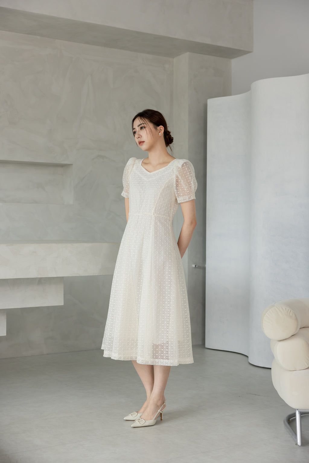 優雅剪裁傘擺蕾絲洋裝